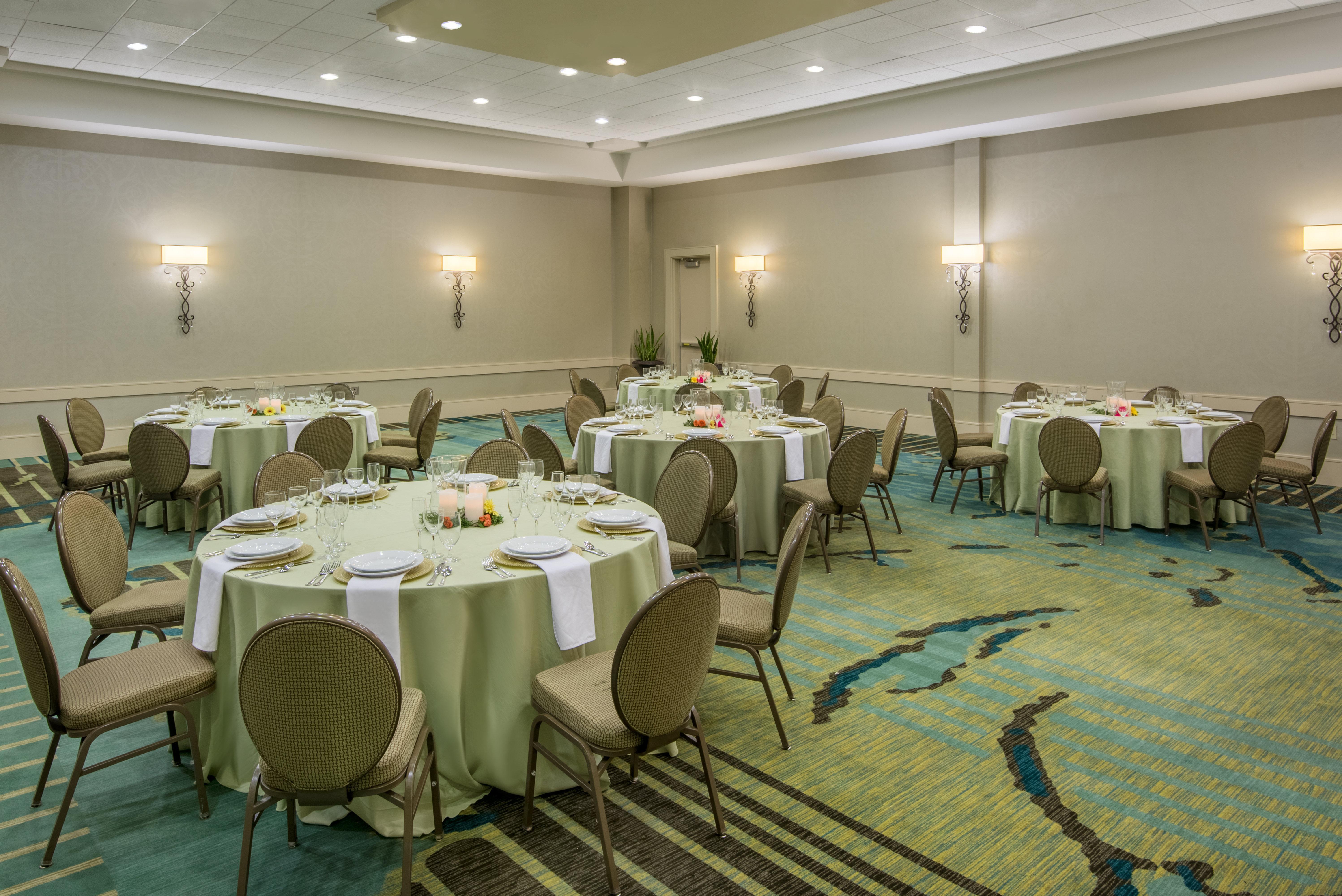 Отель Crowne Plaza Charleston By Ihg Север Чарлстон Экстерьер фото